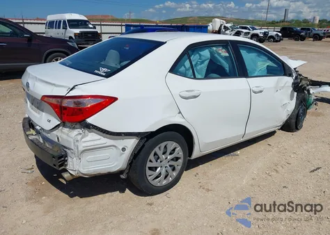 2017 Toyota Corolla Le z USA, uszkodzony, nr VIN 5YFBURHE7HP577935